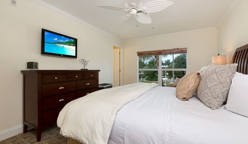 South Seas - Hibiscus Master Room